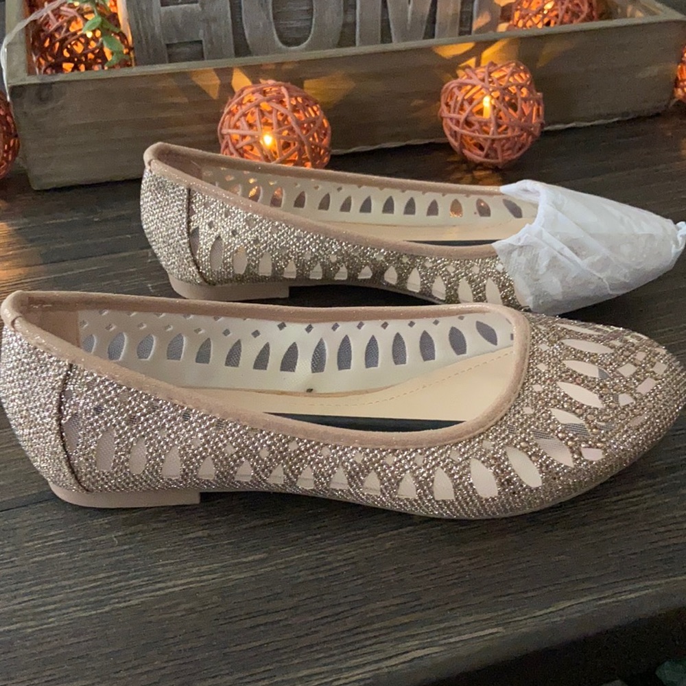☀️Champagne Colored Flats☀️